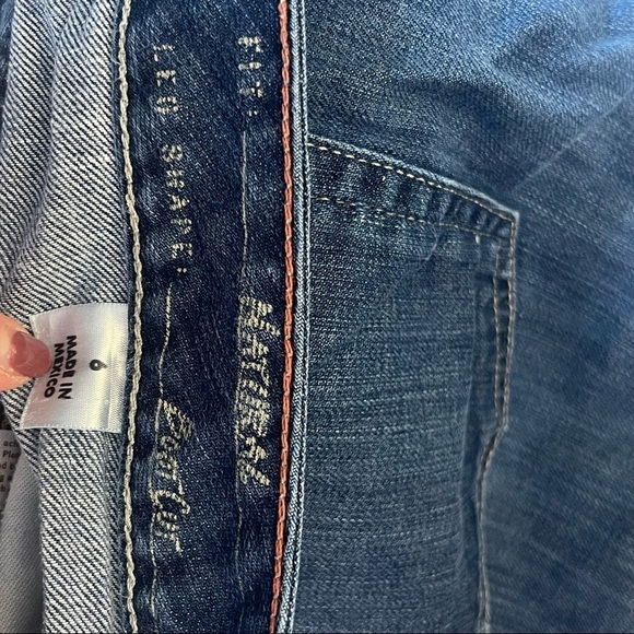 Eddie Bauer Natural Fit Bootcut Specially Dyed Mid Rise Creased Blue Den… - Picture 10 of 15